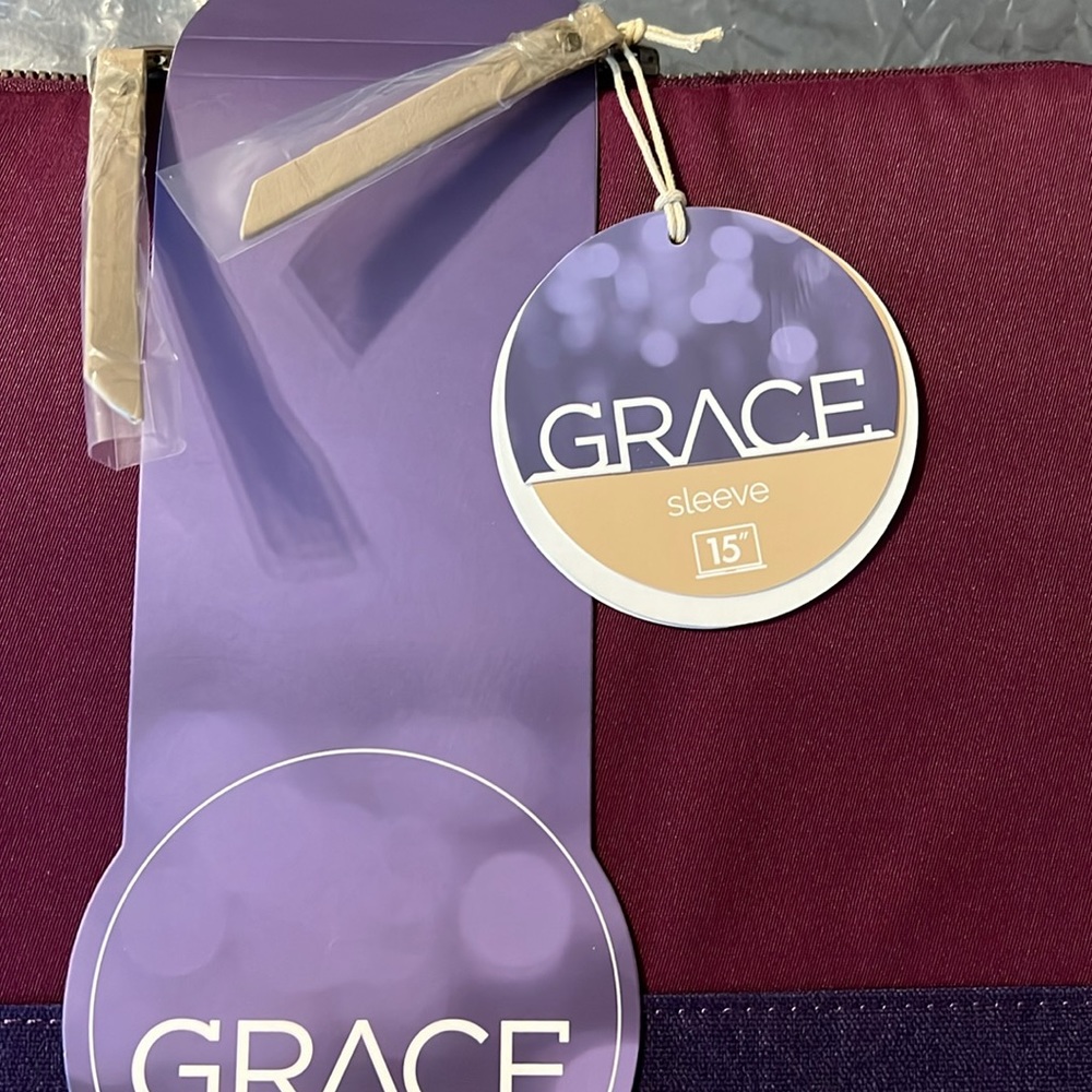 NWT Grace  16” MacBook Pro Sleeve - Picture 7 of 11
